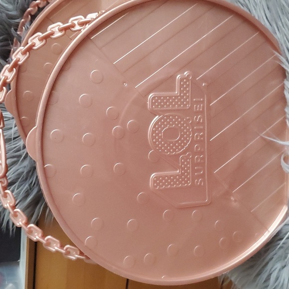 LOL Big Surprise limited edition gold glitter ball  carrying case. - Picture 2 of 5